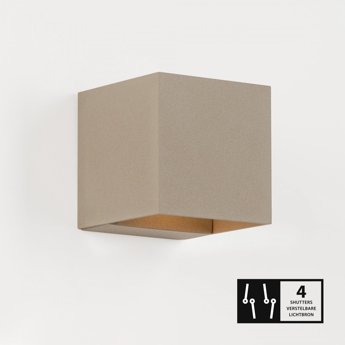 Binnenverlichting Shift up en downlighter muurlamp met modern design in champagne kleur